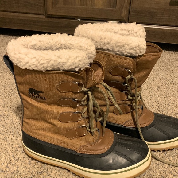 Sorel Other - Size 9 mens waterproof Sorel Caribou Boot NWOT